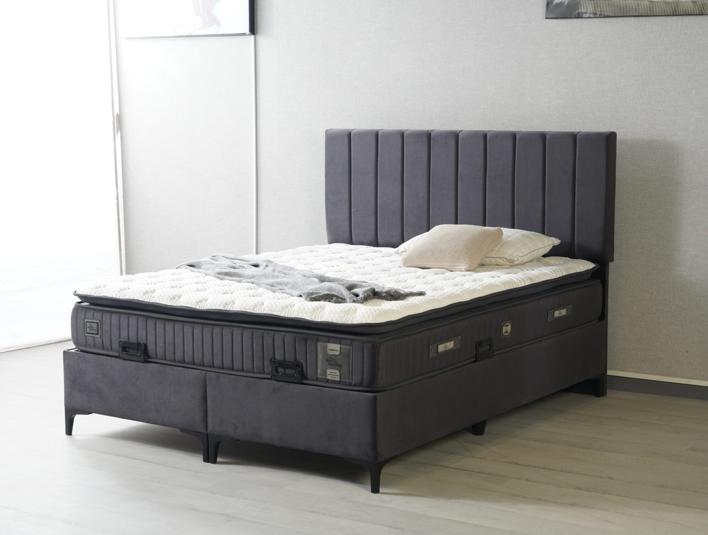 _DSC6827 Тапицирано легло ELEGANS с матрак и подматрачна рамка - Image 1